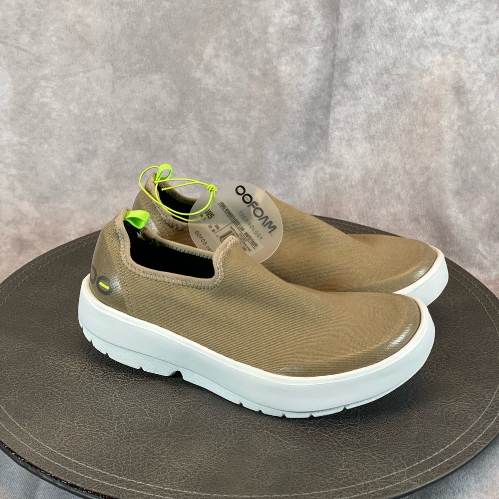 OOFOS OOmg EEzee Low Recovery Shoes Women's 5